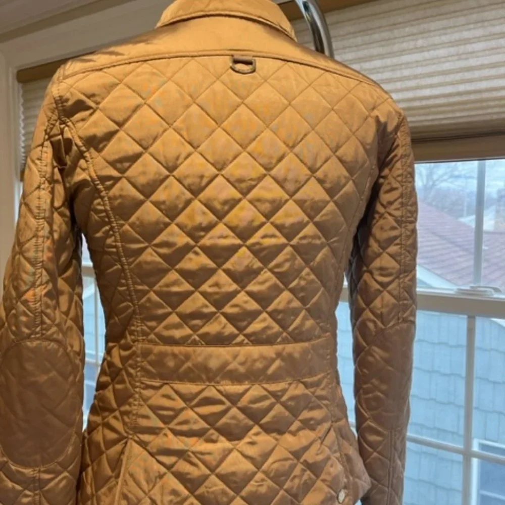 Massimo Dutti Woman's Fall Jacket- size Medium but fits like a small. - Picture 2 of 9